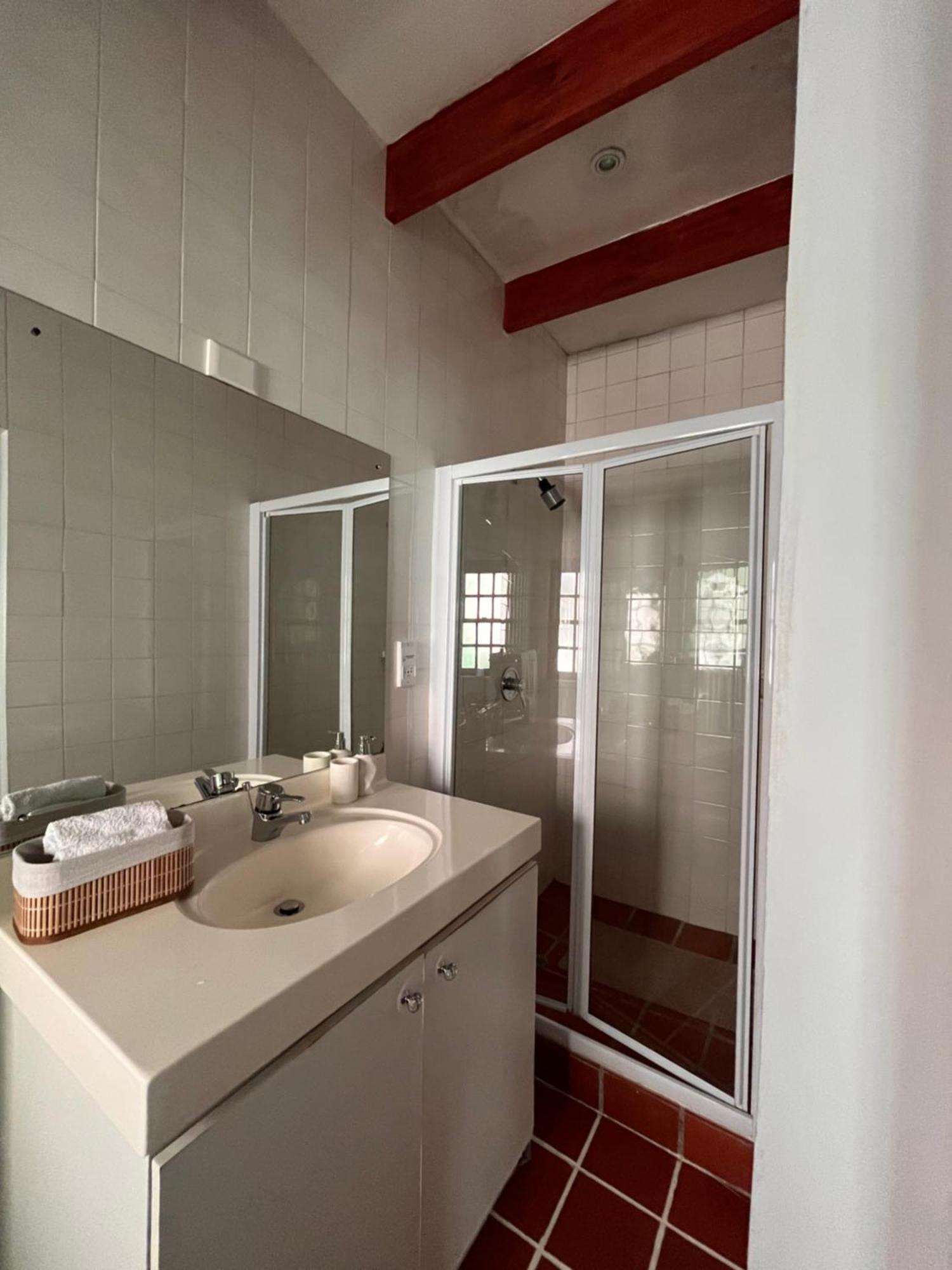 Cozy Camps Bay House With Mountain And Sea View Villa Cape Town Bagian luar foto